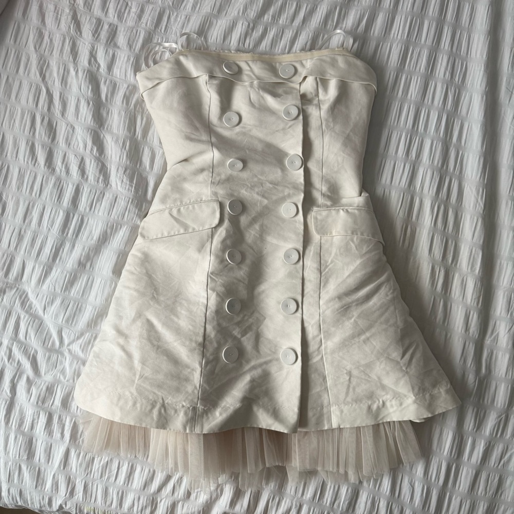 White mini strapless dress with tulle skirt from BCBGMAXAZRIA